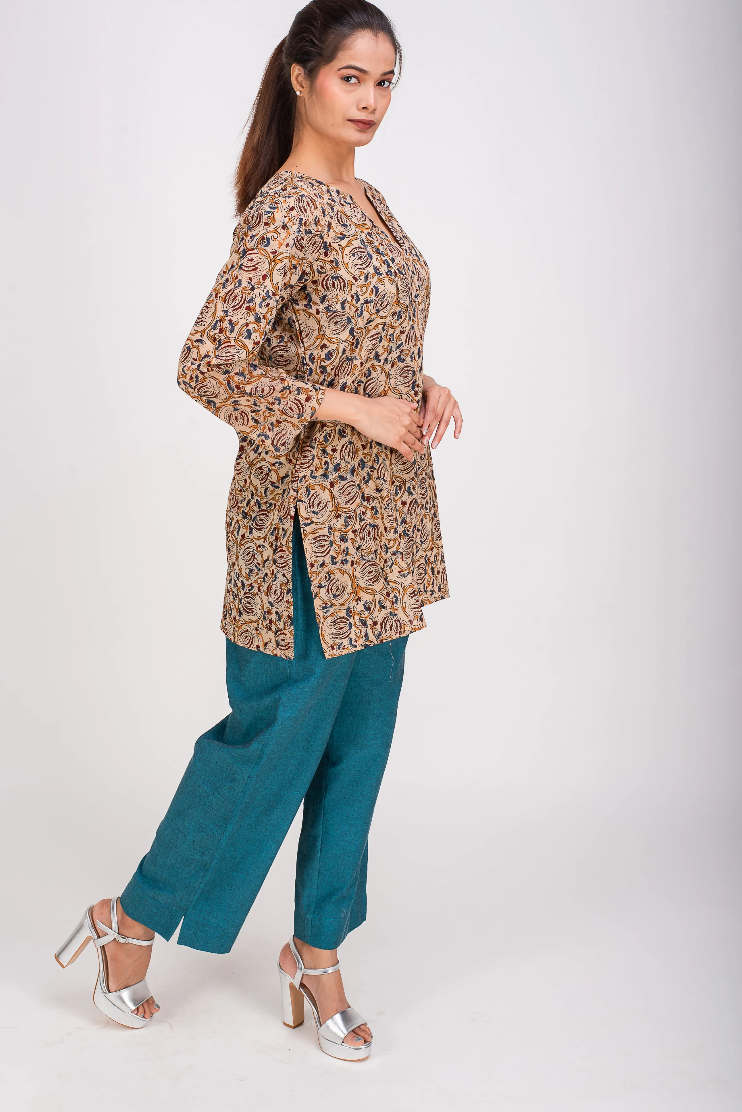 587-136 "Tara" Womens Tunic Top