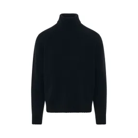 Curved Logo Turtleneck Sweater in Black/White