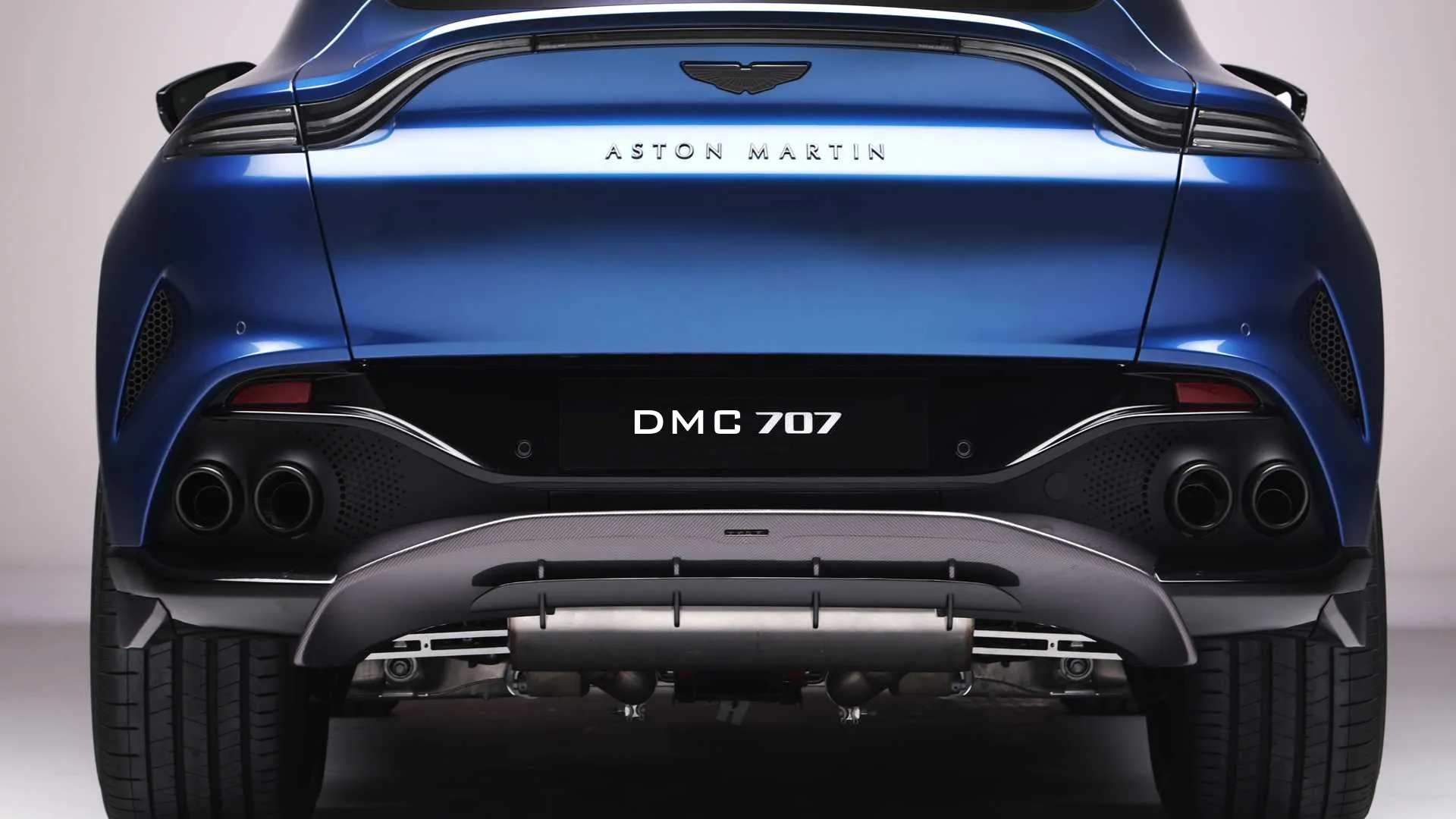 DMC Aston Martin DBX: Forged Carbon Fiber Zentral Rear Diffuser 707: Fit the OEM SUV & Q & DBX707