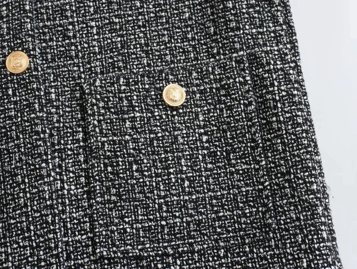 Elegant Tweed Jacket with Golden Buttons