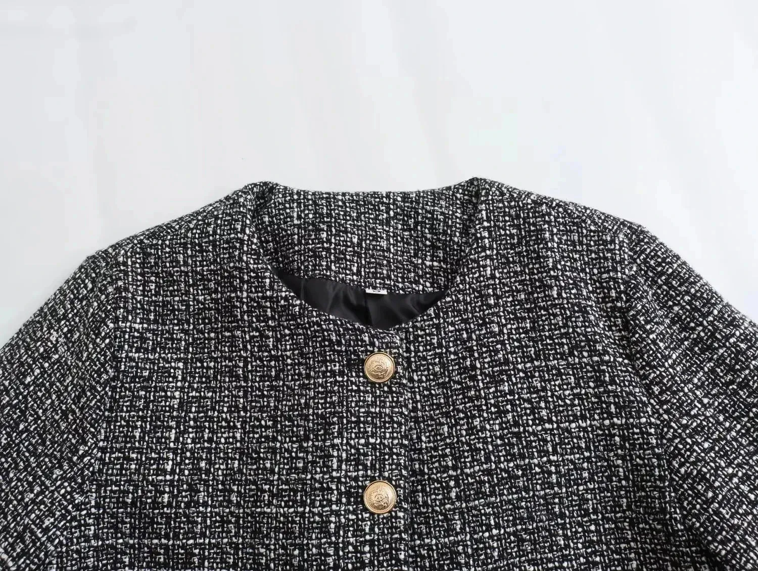 Elegant Tweed Jacket with Golden Buttons