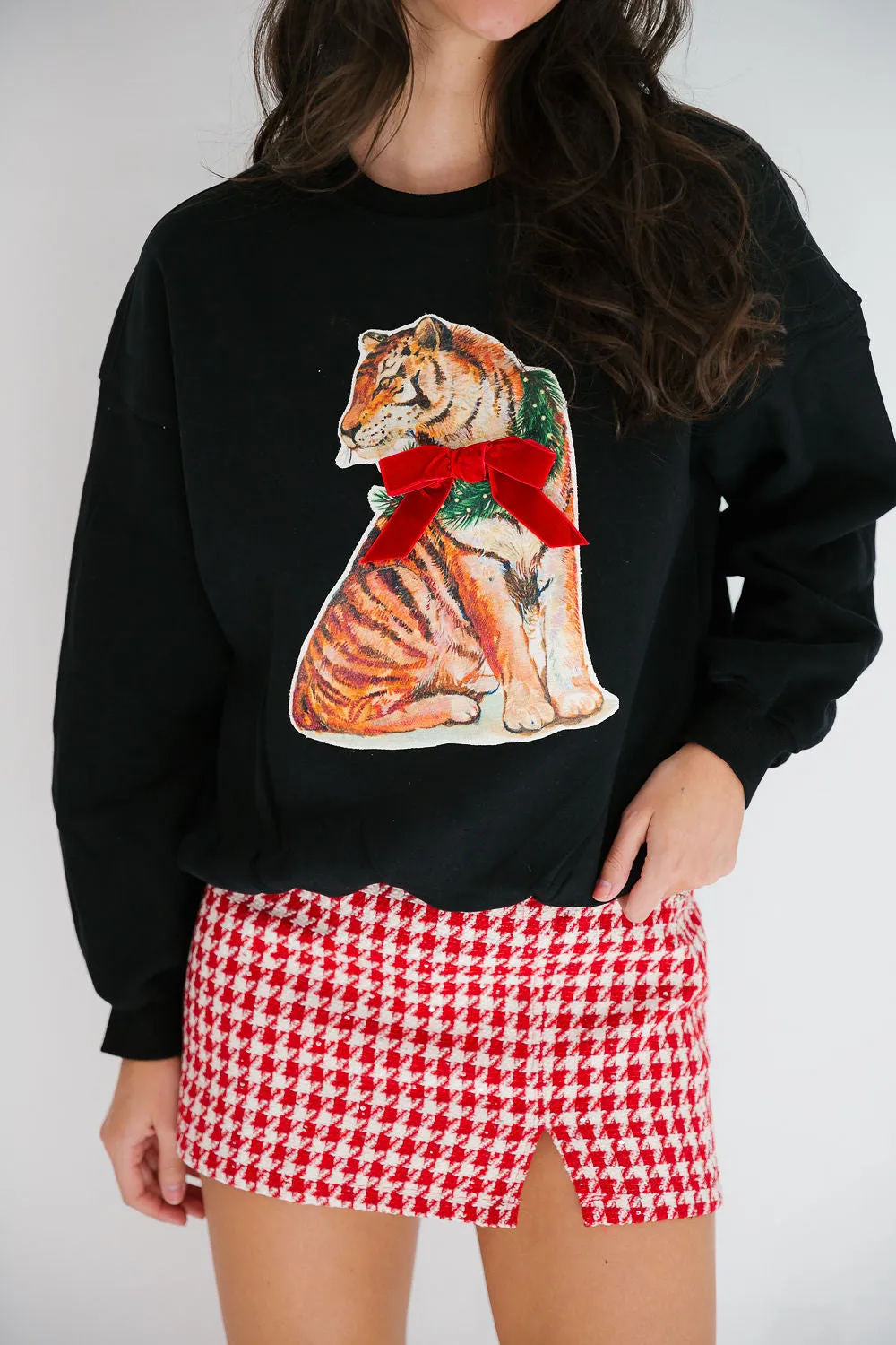 HOLIDAY TIGER BLACK PULLOVER