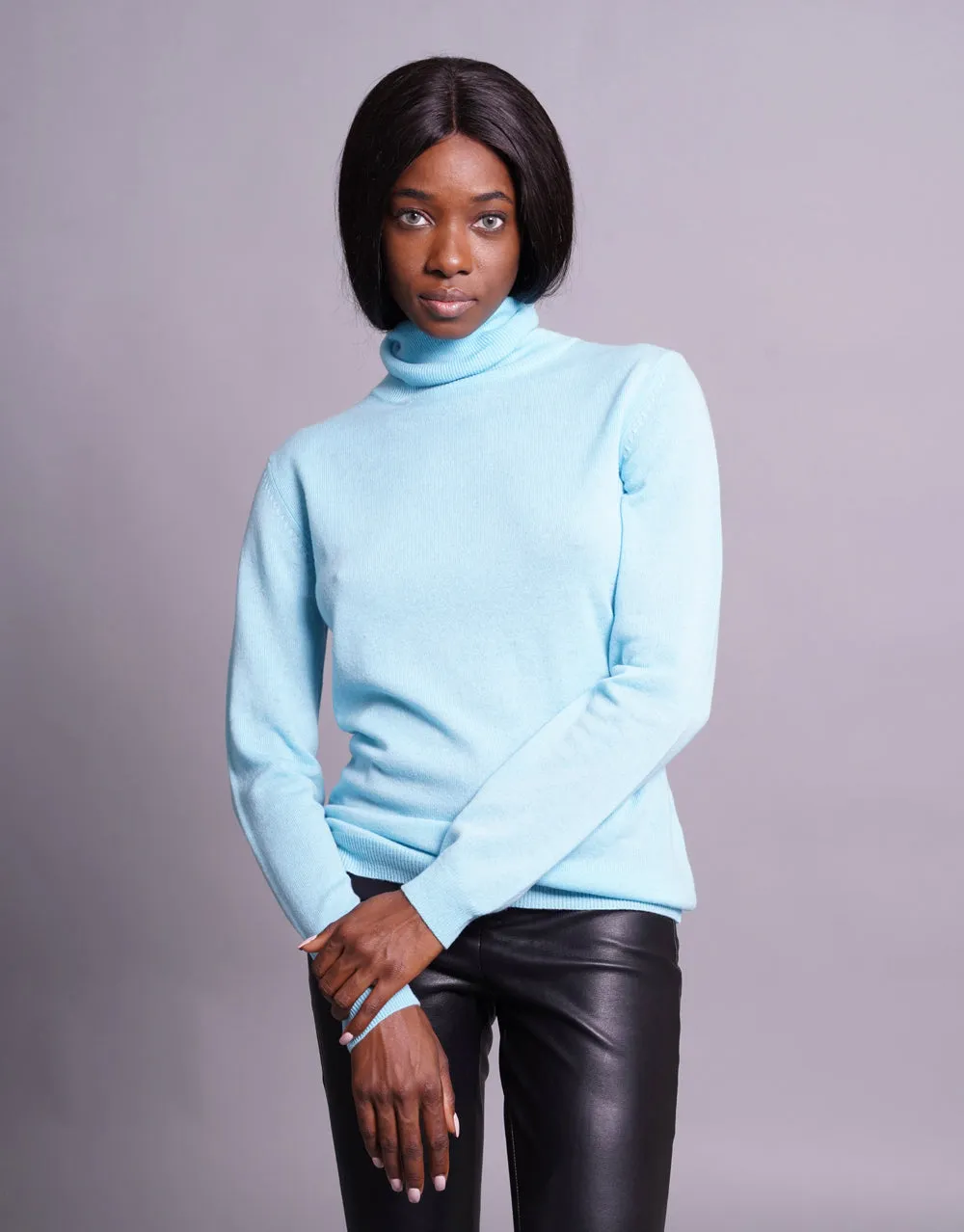 Light Cashmere Turtleneck Sweater in Aqua