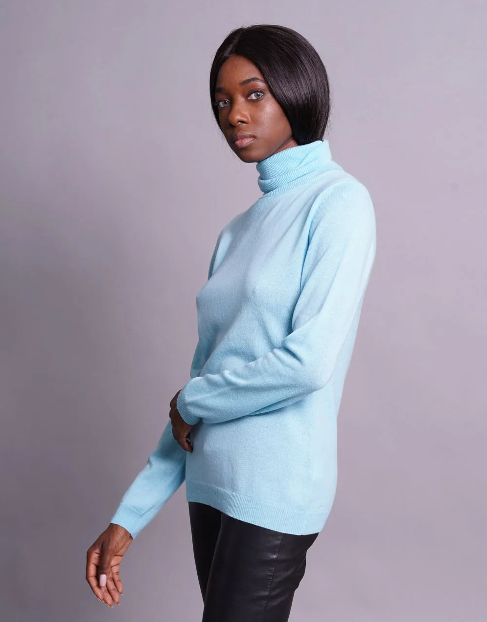 Light Cashmere Turtleneck Sweater in Aqua