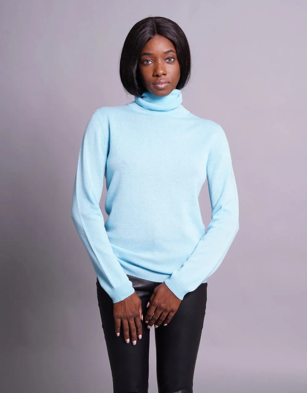 Light Cashmere Turtleneck Sweater in Aqua