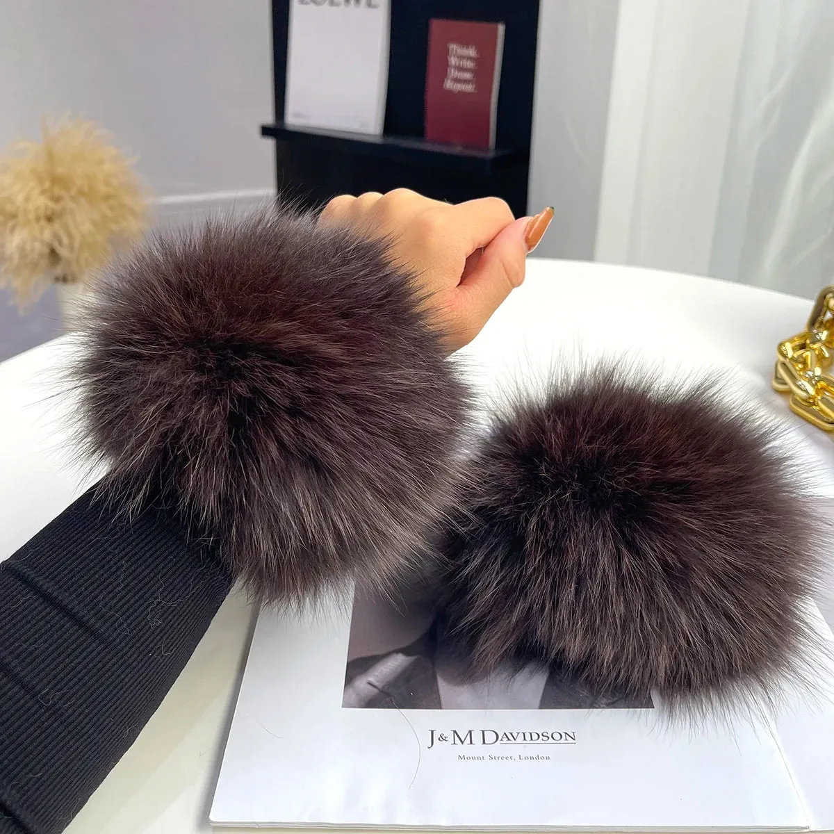 Luxurious Cuffs - Elegant Wrist Warmers for Winter Fashion