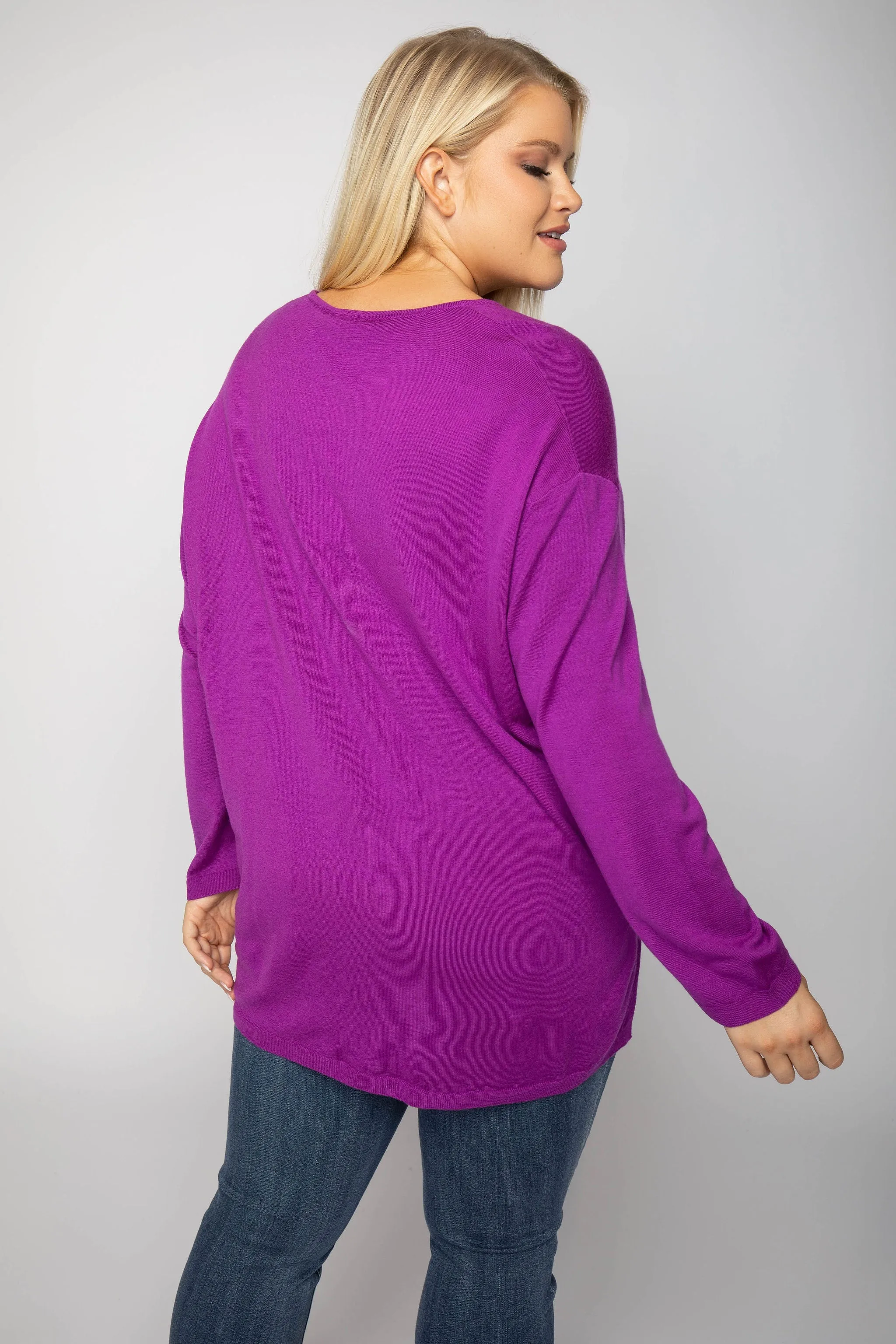 MERINO V-NECK PULLOVER