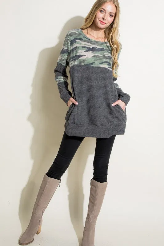 Plus Camouflage Waffle Knit Pocket Tunic Top