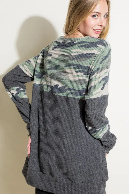 Plus Camouflage Waffle Knit Pocket Tunic Top