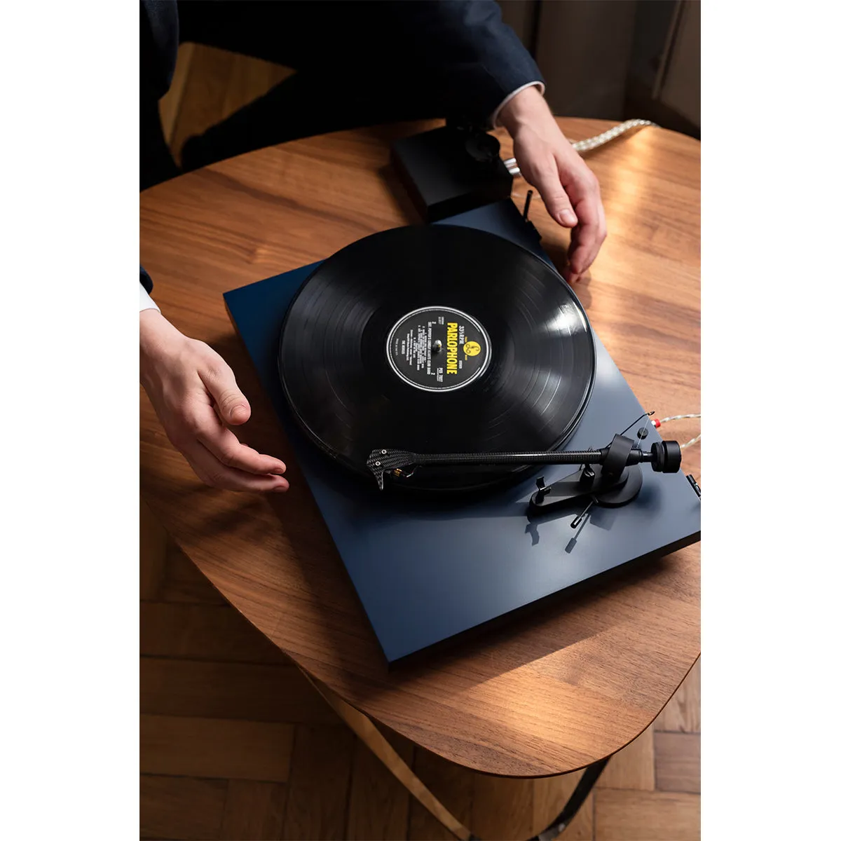 Pro-ject OPEN BOX Debut Carbon Evolution (EVO) Turntable -Excellent Condition