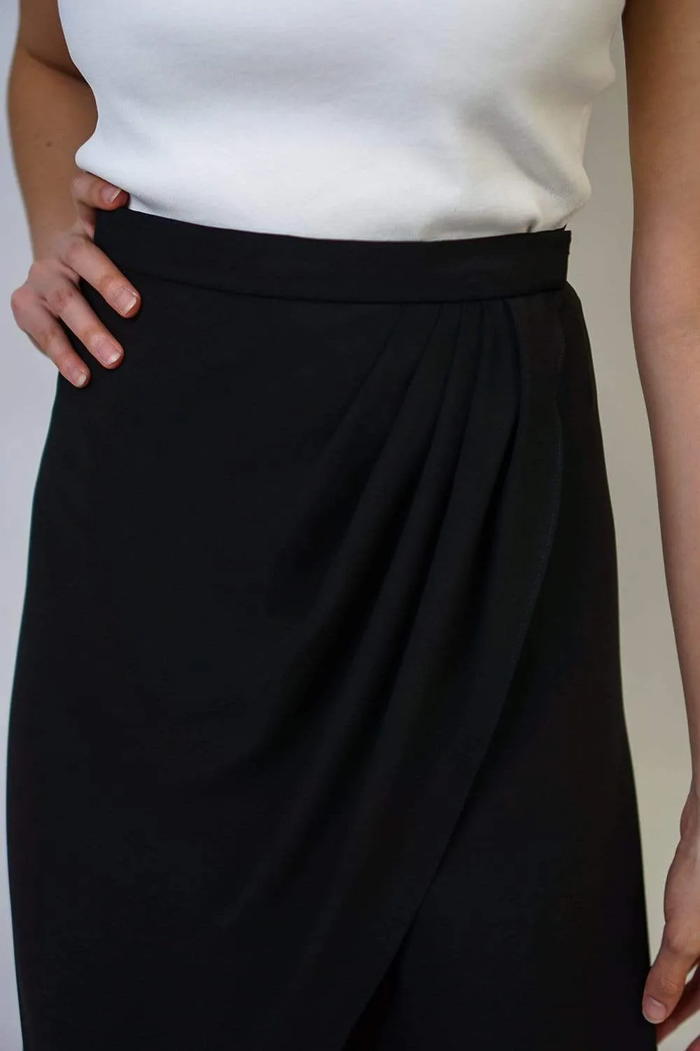 Trixie Knee Skirt Black