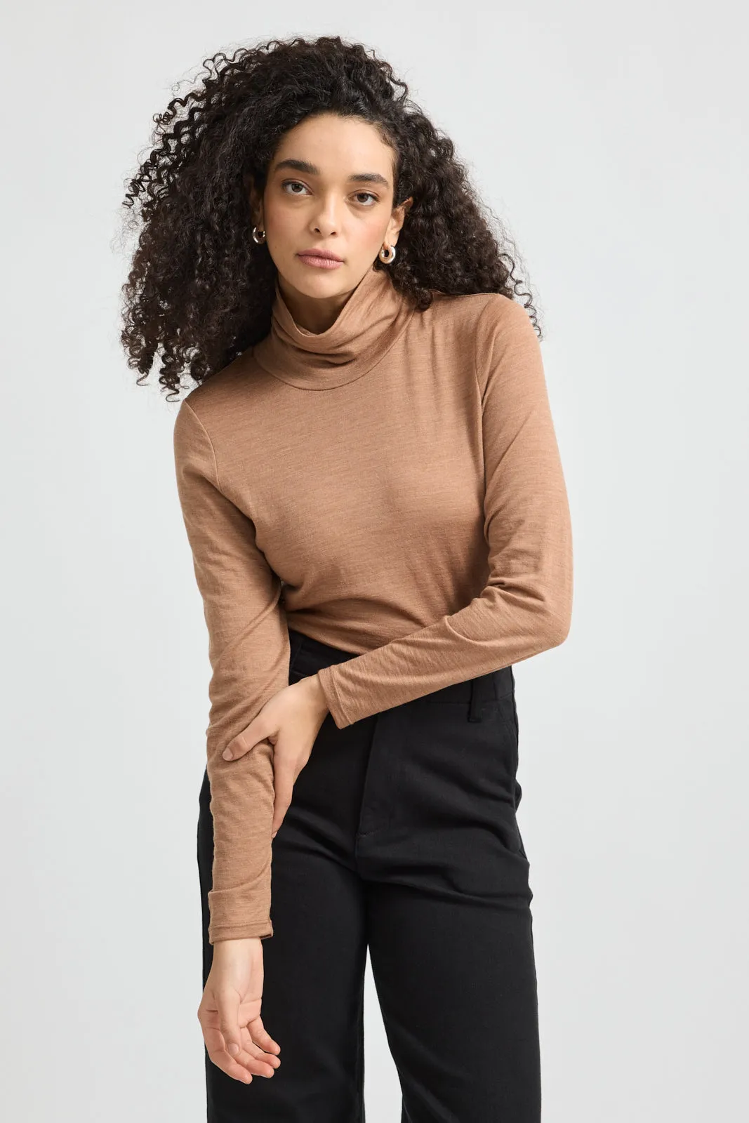 TURTLE NECK MERINO TEE