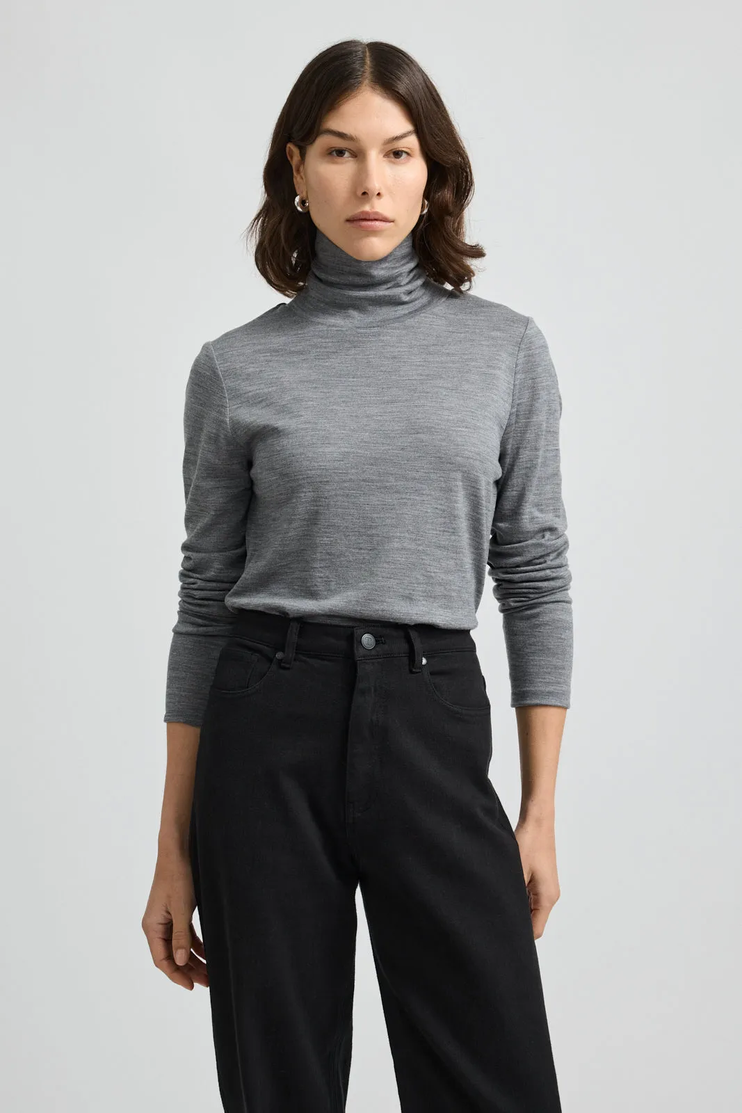 TURTLE NECK MERINO TEE