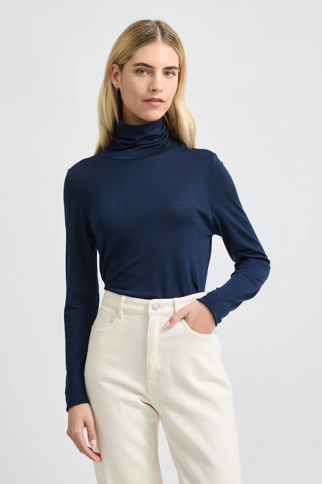 TURTLE NECK MERINO TEE