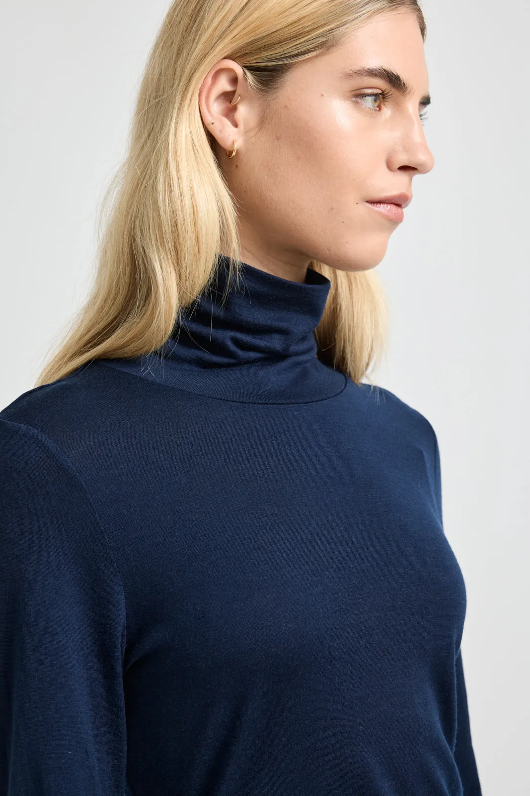 TURTLE NECK MERINO TEE